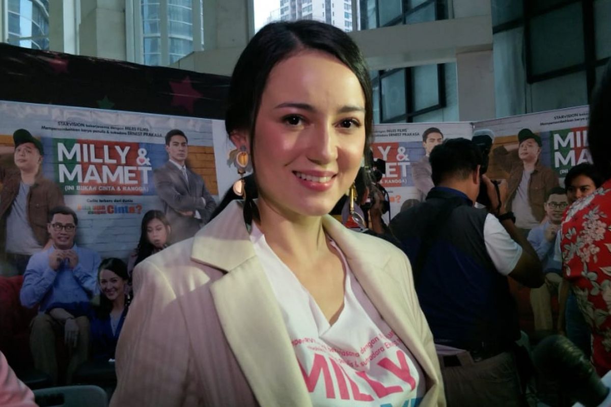 Julie Estelle saat jumpa pers dan screening film Milly & Mamet di XXI Epicentrum, Kuningan, Jakarta Selatan, Selasa (11/12/2018).