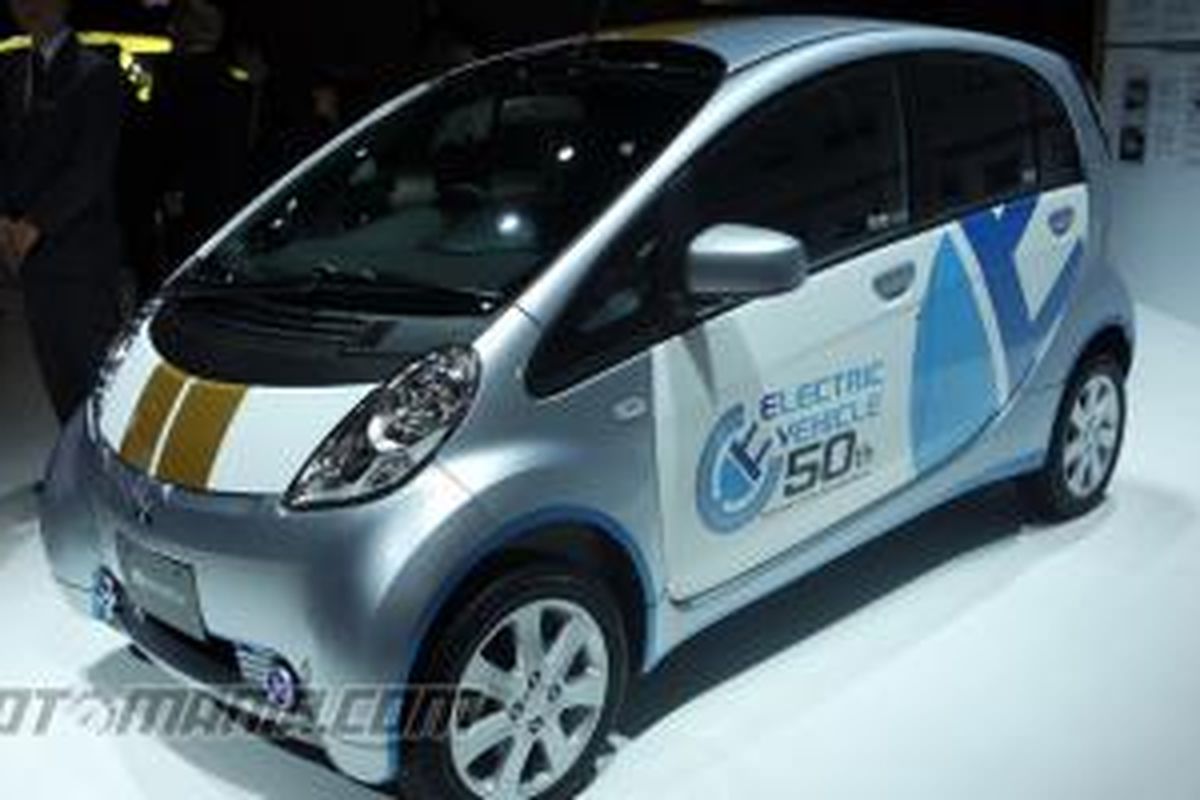 Mitsubishi memperingati 50 tahun pengembangan teknologi listrik di Tokyo Motor Show, lewat sosok i-MiEV berpenampilan khusus.