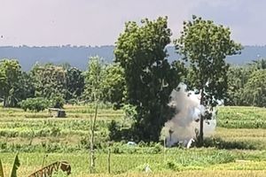 Gegana Musnahkan 26 Petasan Raksasa di Pamekasan, Getarannya Terasa hingga Permukiman