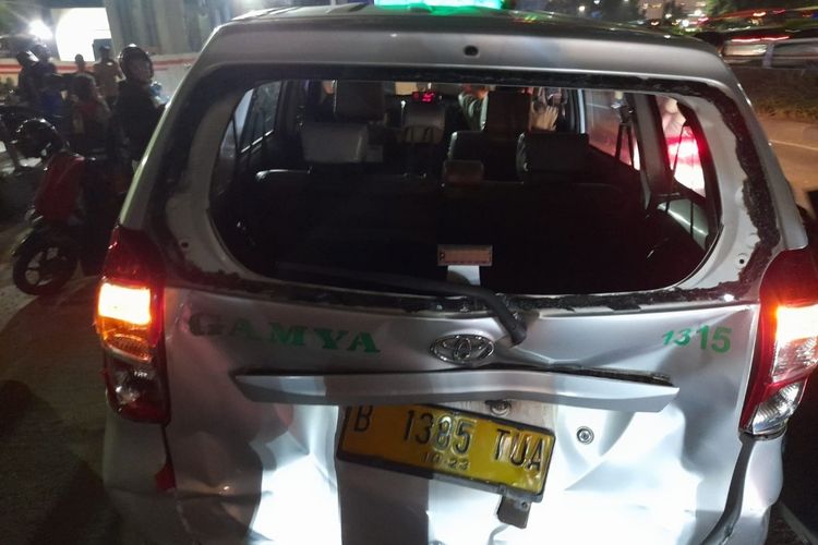 Kecelakaan yang melibatkan mobil dan sejumlah pemotor terjadi di Jalan MT Haryono, Pancoran, Jakarta Selatan pada Rabu (25/5/2022) malam. Dua pemotor tewas 