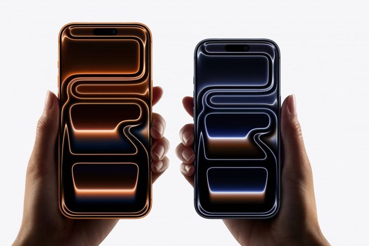 iPhone 17 Pro Max (kiri) mengusung layar Super Retina XDR berukuran 6,9 inci. Sementara iPhone 17 Pro (kanan) hadir dalam ukuran lebih ringkas dengan layar Super Retina XDR 6,3 inci.