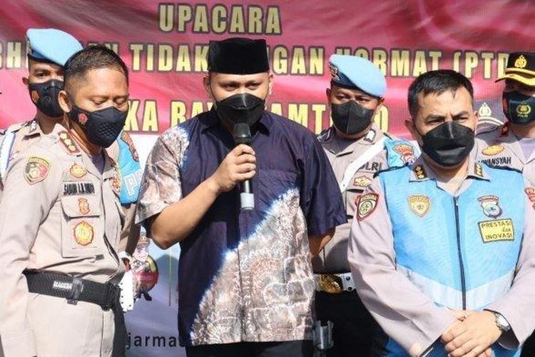 Usai upacara PTDH (Pemberhentian dengan Tidak Hormat), Bayu Tamtomo menyampaikan maaf karena telah membuat hidup korban pemerkosaan yang telah dilakukannya.