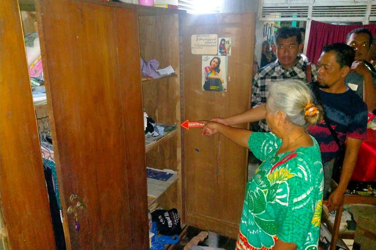 Polisi lakukan olah tempat kejadian perkara di Desa Bangowan, Kecamatan Jiken, Kabupaten Blora, Jawa Tengah, Sabtu (8/4/2023)