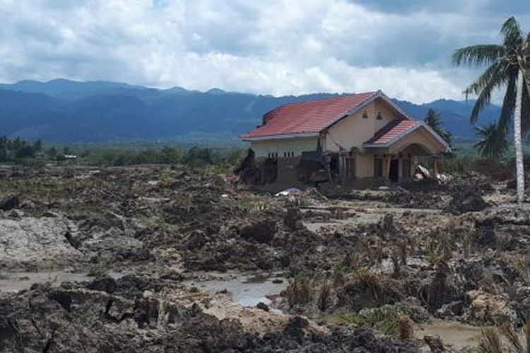 Satu dusun di Desa Jono Oge, Sigi, Sulawesi Tengah lenyap akibat fenomena alam likuefaksi, yang terjadi saat gempa 28 September 2018. 