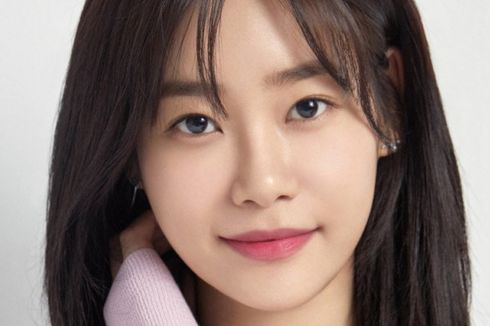 Yuna AOA Tinggalkan FNC Entertainment