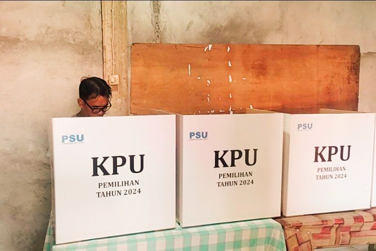 TPS di Ternate Gelar PSU karena 10 Warga Luar Nyoblos Tanpa Surat Pindah Pilih