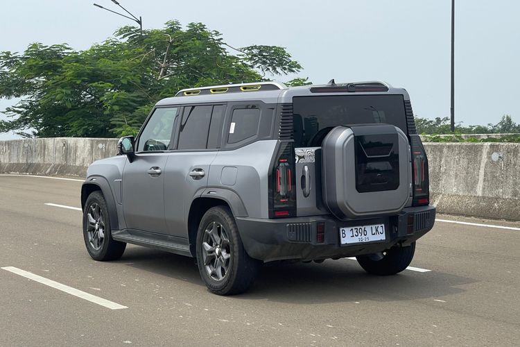 Mobil yang diduga Jetour T2 tertangkap kamera Kompas.com di PIK 2