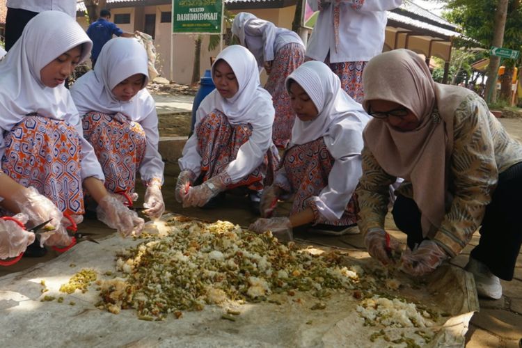 Cara SMA di Pekalongan Manfaatkan Sisa MBG, Diolah Jadi Pupuk Organik Cair