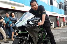 Naik Kawasaki Bikin 