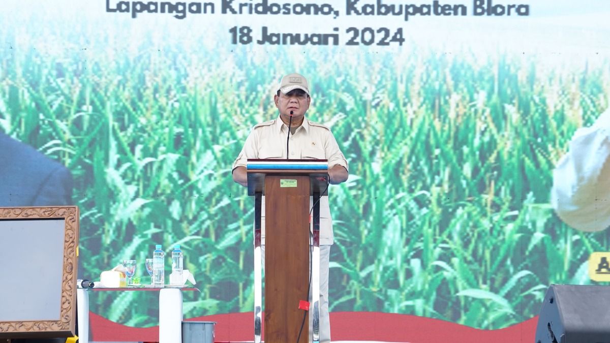 Sedang Pidato di Hadapan Ribuan Orang, Prabowo: Saya Lihat di Sini Ada Bawaslu yang Melirik Saya