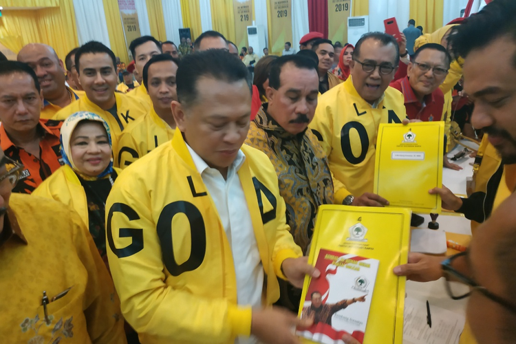Wakil Koordinator Bidang (Wakorbid) Pratama Partai Golkar Bambang Soesatyo, di Aula DPP Partai Golkar Jalan Anggrek Nelly Murni, Slipi, Jakarta Barat, Senin (2/12/2019).