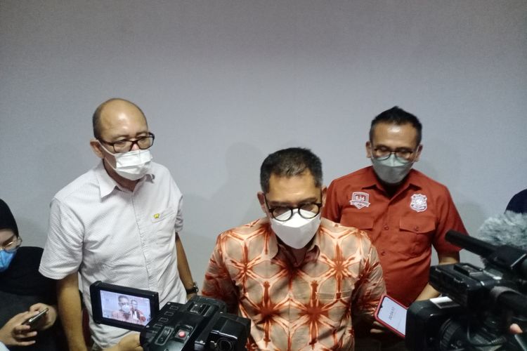 Kepala Satpol PP Kota Surabaya Eddy Christijanto