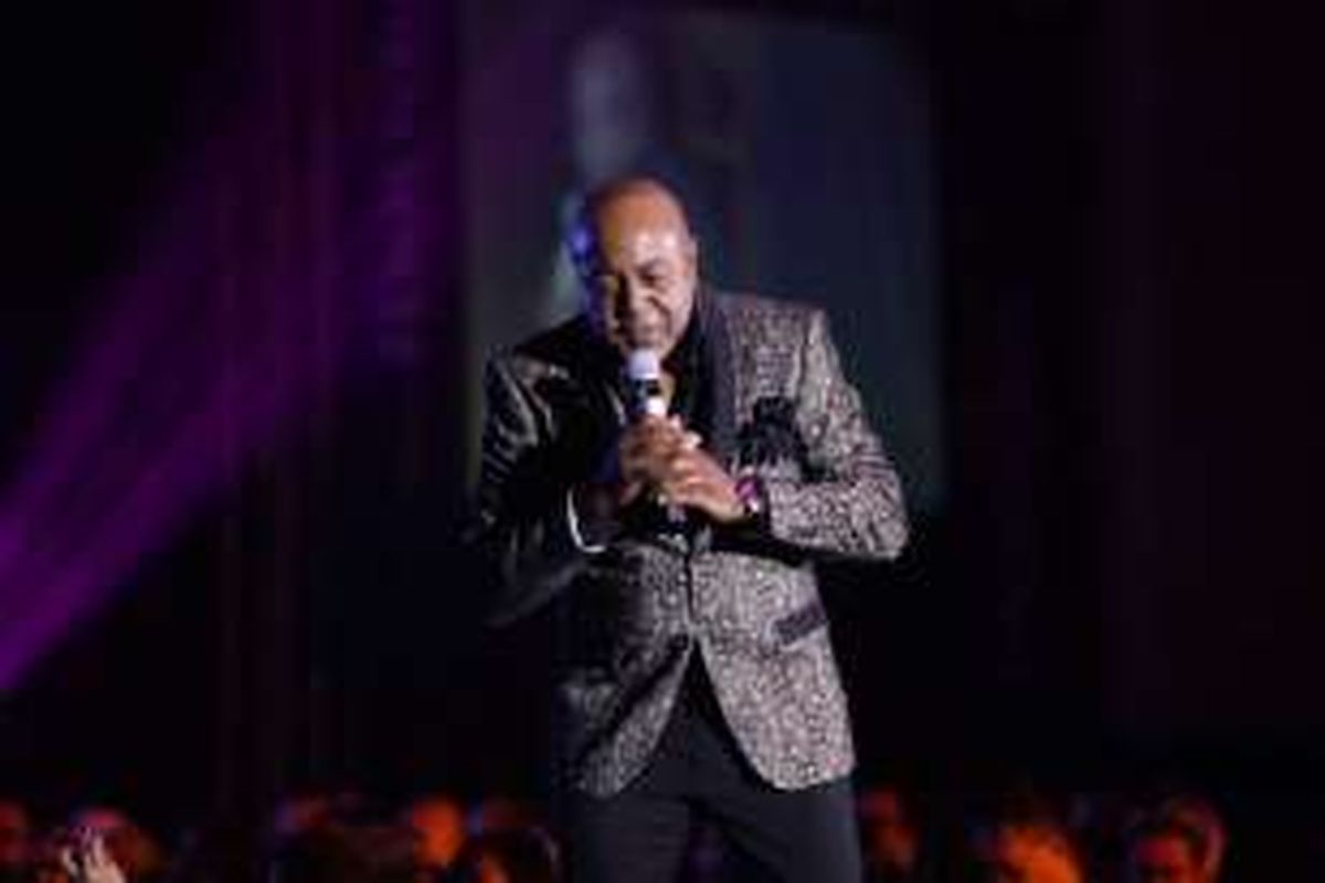 Peabo Bryson tampil di The Hall Senayan City, Jakarta Pusat, Sabtu (6/8/2016). Konser ini digelar dengan tajuk 