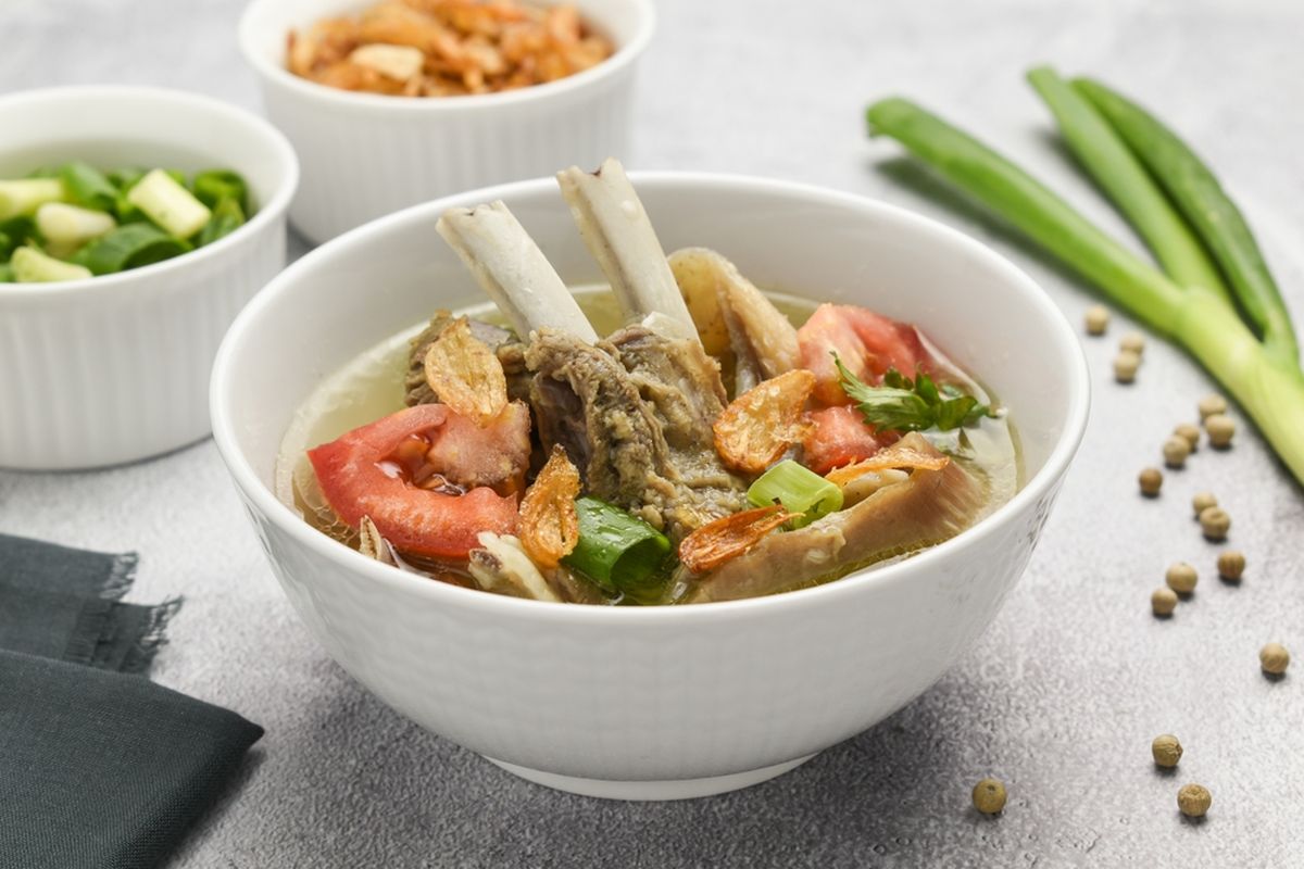 ilustrasi sop kambing, olahan daging kurban. 