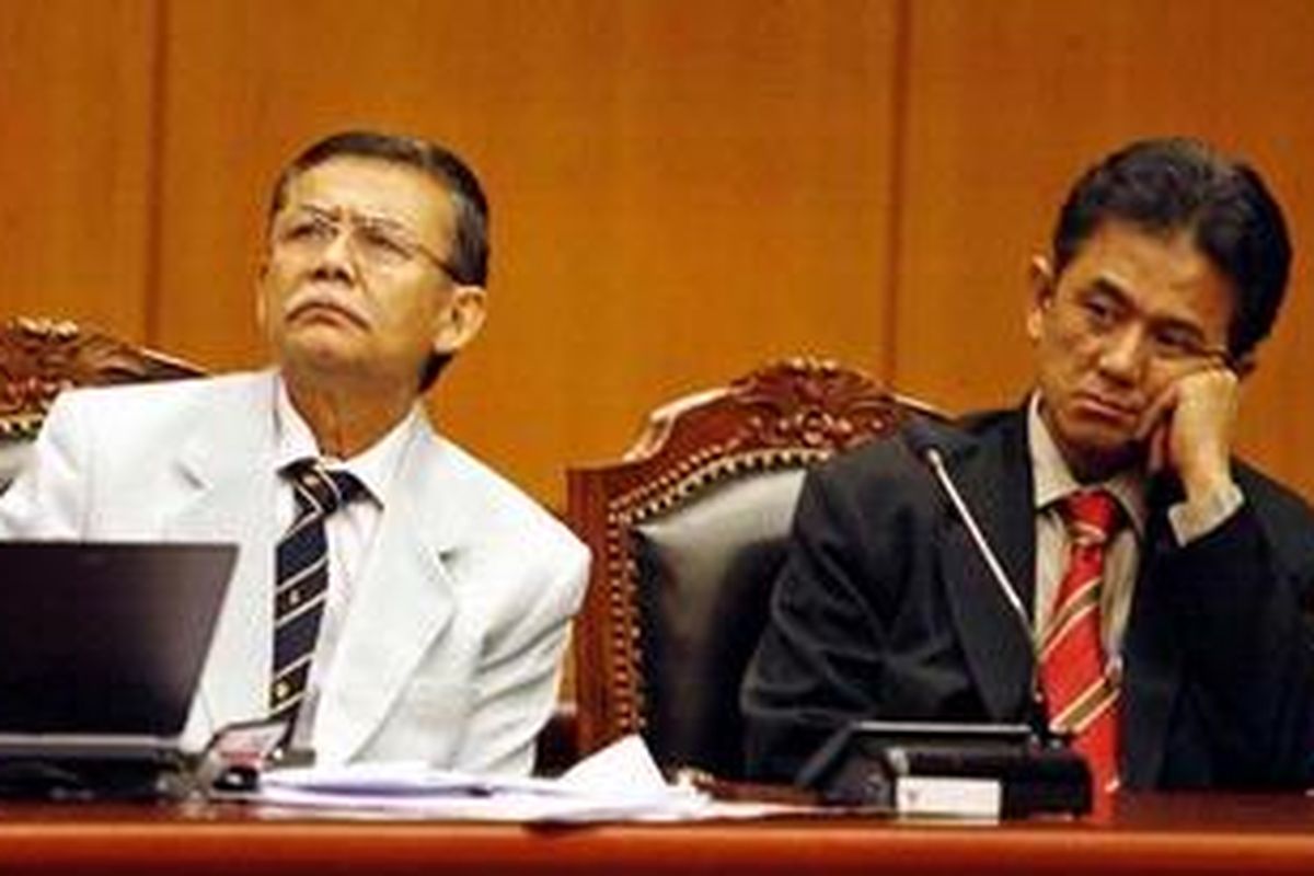 Pimpinan KPK, Bibit Samad Rianto dan Chandra M Hamzah