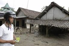 394 Sekolah di Kediri Rusak akibat Erupsi Kelud 