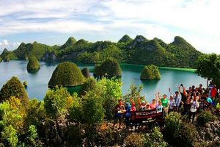 Kepulauan Wayag di Raja Ampat, Papua.