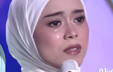 Lesti Kejora menangis saat nyanyikan lagu Sekali Seumur Hidup