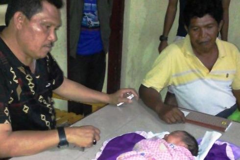 Puskesmas Rawat Bayi yang Dibuang di Halaman Masjid Aceh Timur