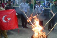 Kejari Garut Bakar 123 Bendera NII