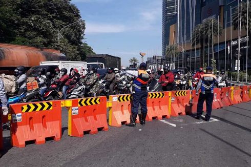 PPKM Darurat, Akses Bundaran Waru Surabaya Ditutup Total