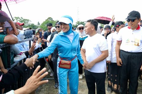 Jalan Sehat Kalteng Berkah, Gubernur Sampaikan Harapan Pembangunan Berkelanjutan