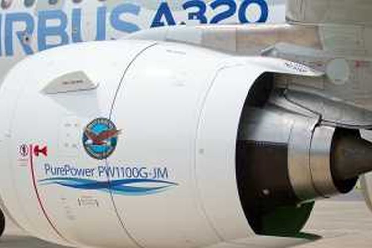 Mesin Pratt & Whitney PW1100G yang dicantolkan di sayap Airbus A320neo.