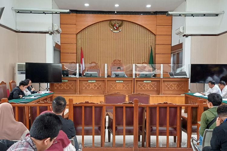 Suasana sidang gugatan praperadilan dengan Pemohon Aiman Witjaksono dan Termohon adalah Direktorat Reserse Kriminal Khusus (Ditreskrimsus) Polda Metro Jaya di Pengadilan Negeri Jakarta Selatan, Senin (19/2/2024).