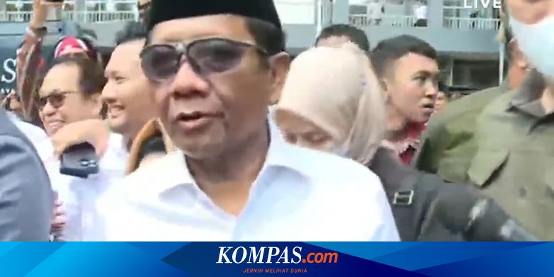 Mahfud MD Tiba di Tugu Proklamasi Sebelum Daftar ke KPU