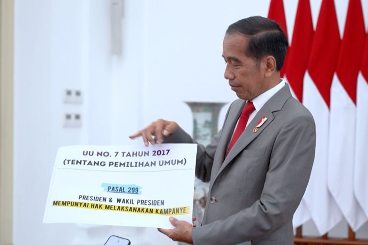 Presiden Joko Widodo saat memberikan keterangan pers soal hak presiden dan wakil presiden melakukan kampanye di Istana Bogor, Jawa Barat, Jumat (26/1/2024).