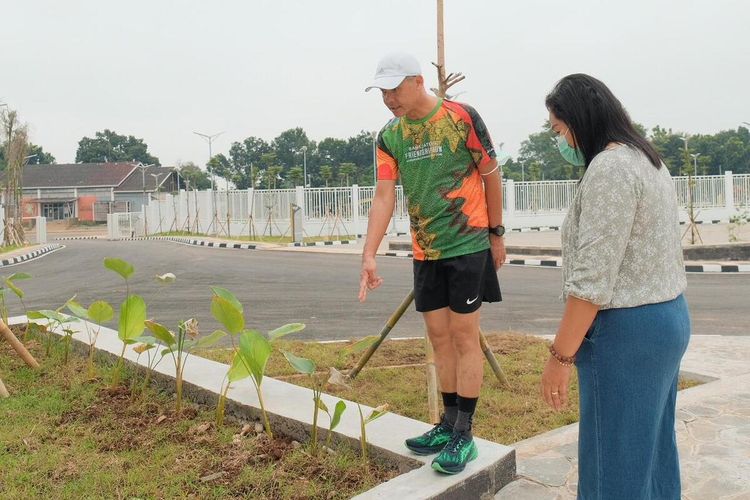 Gubernur Jawa Tengah Ganjar Pranowo melakukan sidak ke kompleks Jatidiri Semarang, Jumat (20/1/2023).