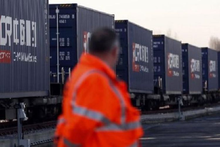 Rangkaian kereta barang pertama di Jalur Sutera telah tiba di Barking, London timur, setelah melewati perjalanan 12.000 km dari Yiwu, Cina.
