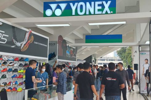Final Indonesia Open 2022: Fan Serbu Stan Yonex, Jajal Raket Bintang Dunia