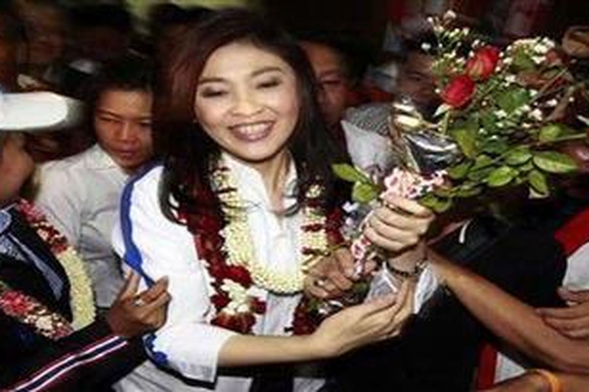 Yingluck Shinawatra mendapat sambutan hangat dari pendukungnya.
