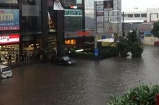 Depan Kemchick Banjir 80 Cm, Kemang Raya Tak Bisa Dilintasi Kendaraan 