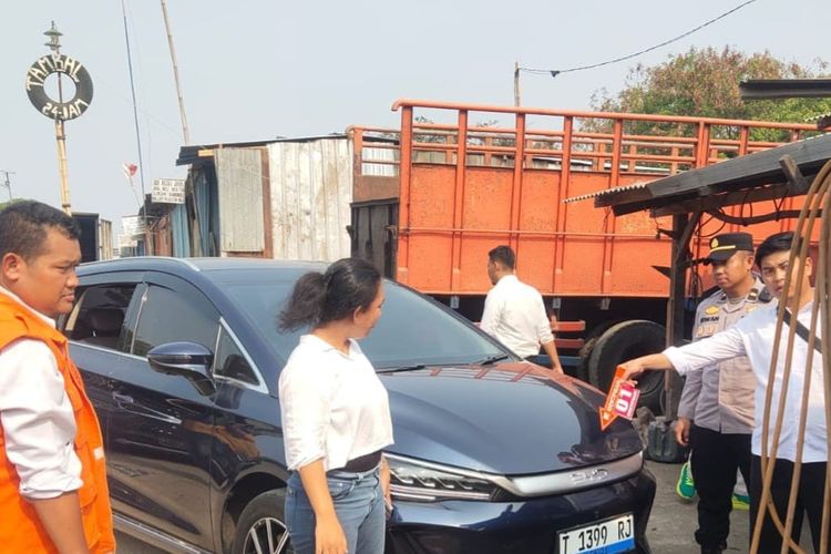Komplotan di Karawang Bawa Kabur Rp 1,3 Miliar dari WNA, Diduga Membuntuti Sejak dari Bank