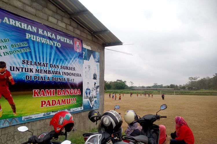 Lapangan Desa Tumpang, Kecamatan Talun, Kabupaten Blitar, dimana Arkhan Kaka belajar sepak bola sejak usia 4 tahun, Sabtu (11/11/2023)