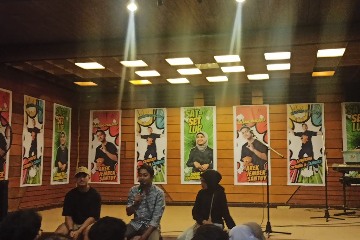 Ketua Umum PSI Kaesang Pangarep saat bertemu dengan influencer Jember Senin (4/12/2023) 