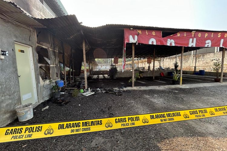 Warung Mi dan Babi di Sukoharjo Diduga Sengaja Dibakar, 2 Pelaku Terdeteksi 
