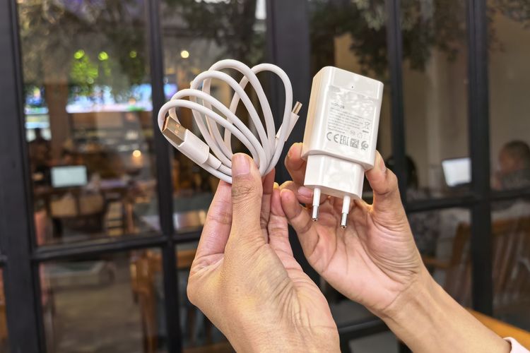 Pakai USB C Laptop ke HP Aman Tidak? Begini Penjelasannya 