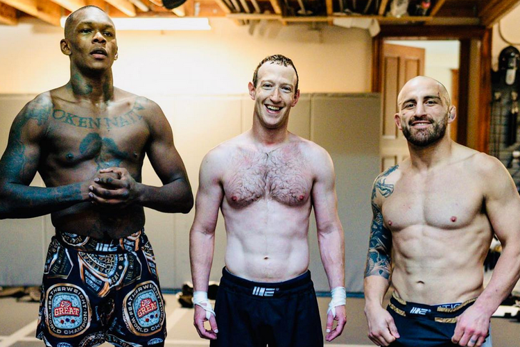 Mark Zuckerberg berpose bersama juara MMA, Israel Adesanya dan Alexander Volkanovski