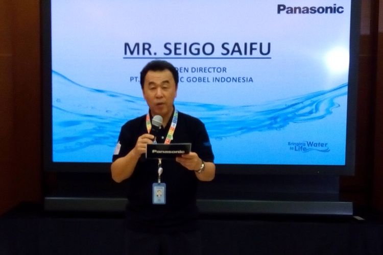 Presiden Director PT Panasonic Gobel Indonesia Seigo Saifu saat peluncuran produk sistem pemurni air (WPS) pada Kamis (6/2/2020) di Jakarta. Menurut Seigo Saifu, Panasonic adalah sponsor peringkat paling atas Olimpiade Tokyo 2020.