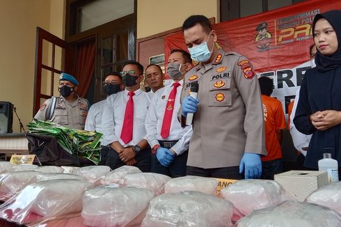 Upaya Pengedaran Sabu 20 Kg di Bandung Terungkap, Barang Bukti Dikubur di Jambi