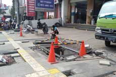 Ada Pembangunan Trotoar, Tempat Parkir Ruko di Kawasan Kemang Menyempit