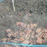 Sedang Normalisasi Sungai, Warga di Lamongan Temukan Tumpukan Bata Kuno