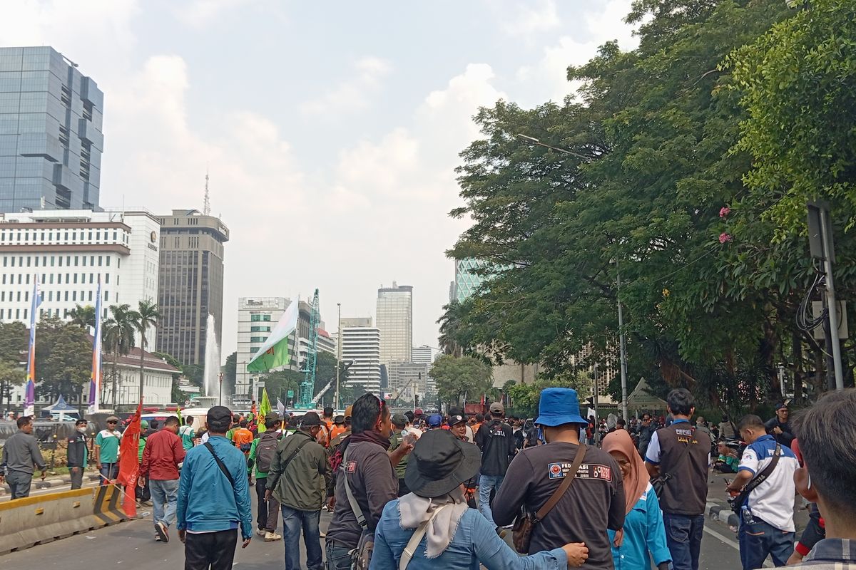 Massa Unjuk Rasa Tolak Tapera meninggalkan lokasi, Gambir Jakarta Pusat, Kamis (6/6/2024)
