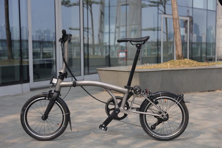 Komunitas Brompton tidak terpengaruh dengan tren olahraga padel.