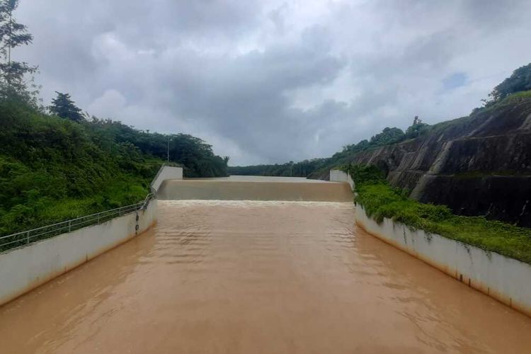 Bendungan Sindangheula di Kecamatan Pabuaran, Kabupaten Serang, Banten disebut jadi penyebab banjir di Kota Serang.