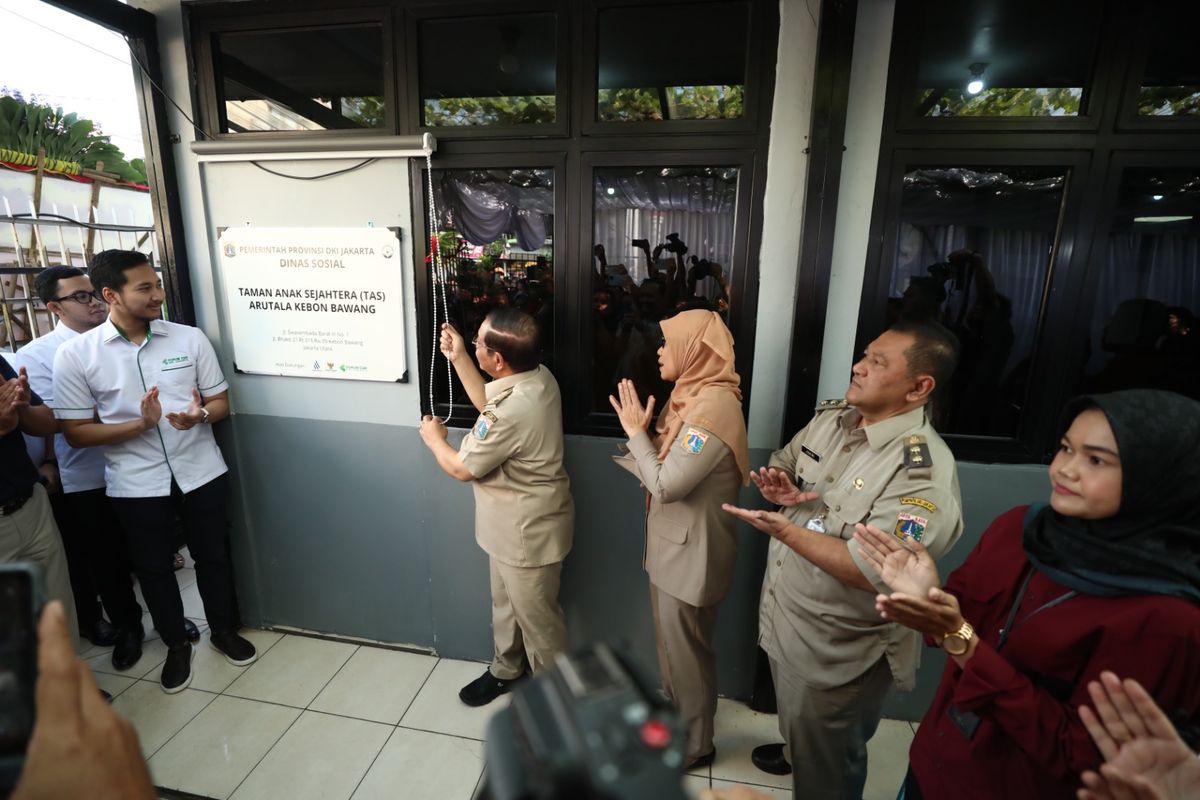 Gubernur Provinsi DKI Jakarta Pramono Anung meresmikan Taman Anak Sejahtera (TAS) Arutala di Jalan Swasembada III Nomor 1 RT. 013 RW. 09 Kelurahan Kebon Bawang, Senin (5/5/2025).
