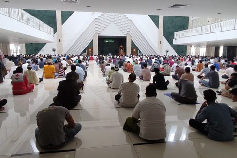 Shaf Boleh Dirapatkan, Masjid Hasyim Asy'ari Jakarta Barat Dibuka untuk Shalat Tarawih Berjemaah